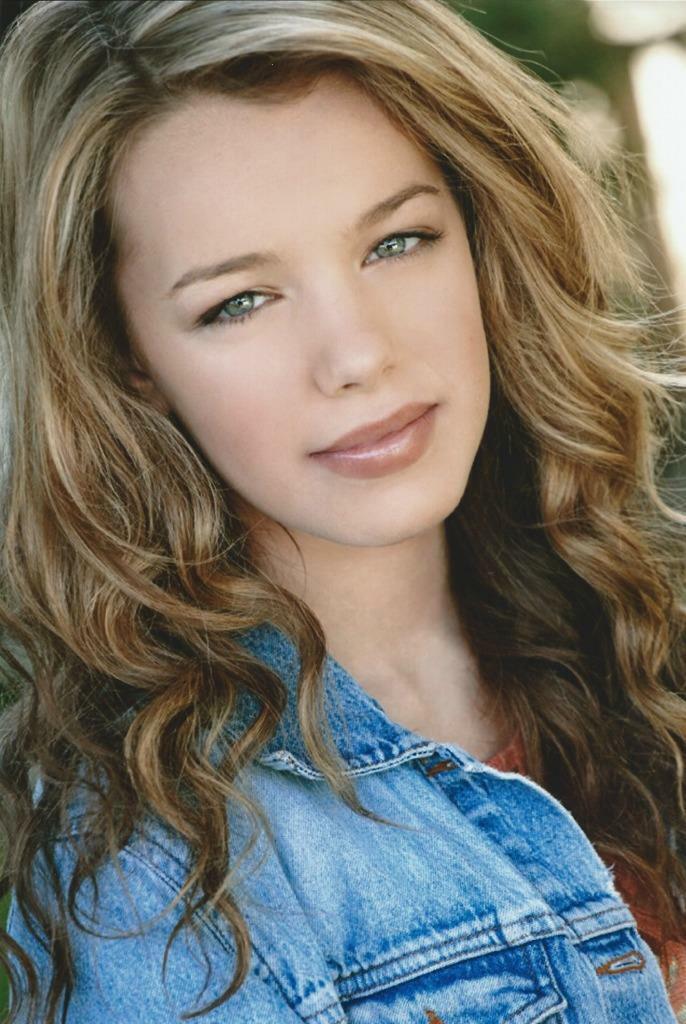 Sadie Calvano 8x10 Picture Simply Stunning Photo Poster painting Gorgeous Celebrity #1