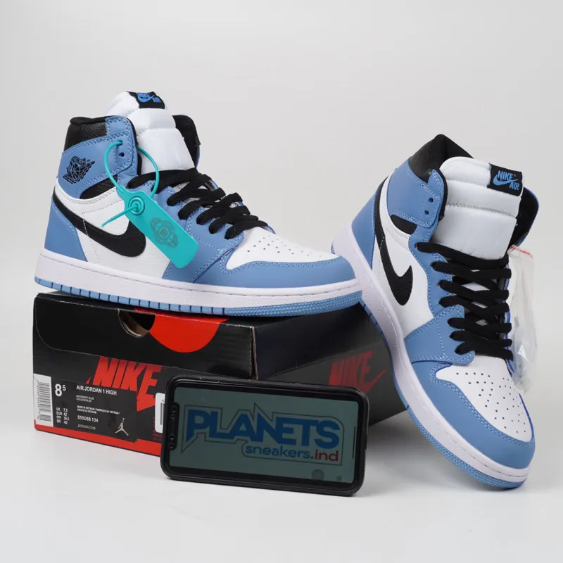1 Retro High OG University Blues