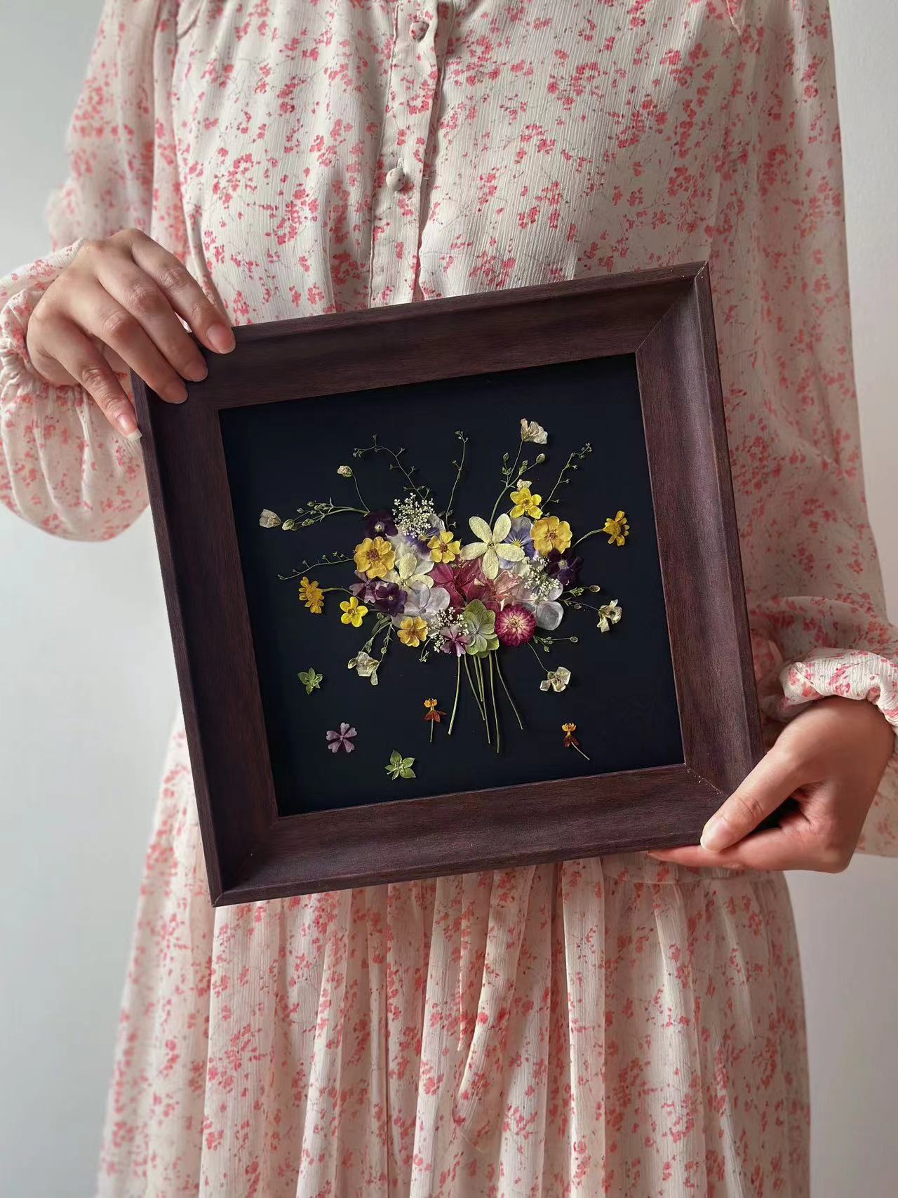 A Bunch Of Flowers 1 |Resin Or Wooden Fame |Custom Pressed Flower Preservation | Wedding Flowers | Memorial Flower | Meadow Design | Home Decor