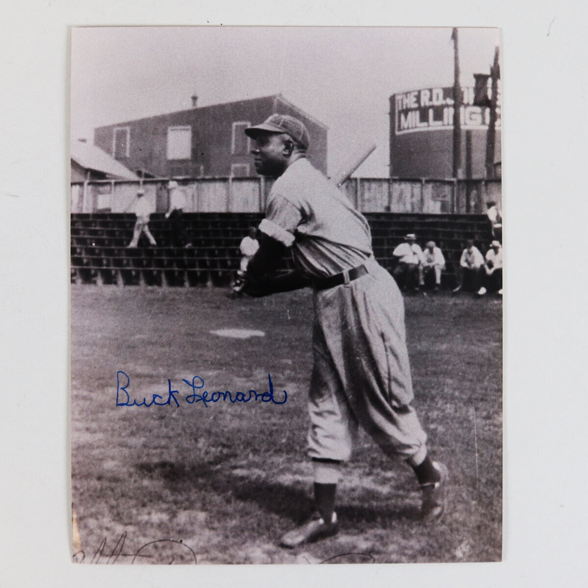 Buck Leonard Signed Photo Poster painting 8x10 Homestead Grays - COA