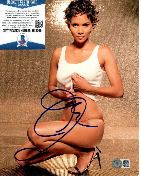 HALLE BERRY signed 8x10 SEXY Photo Poster painting Beckett BAS