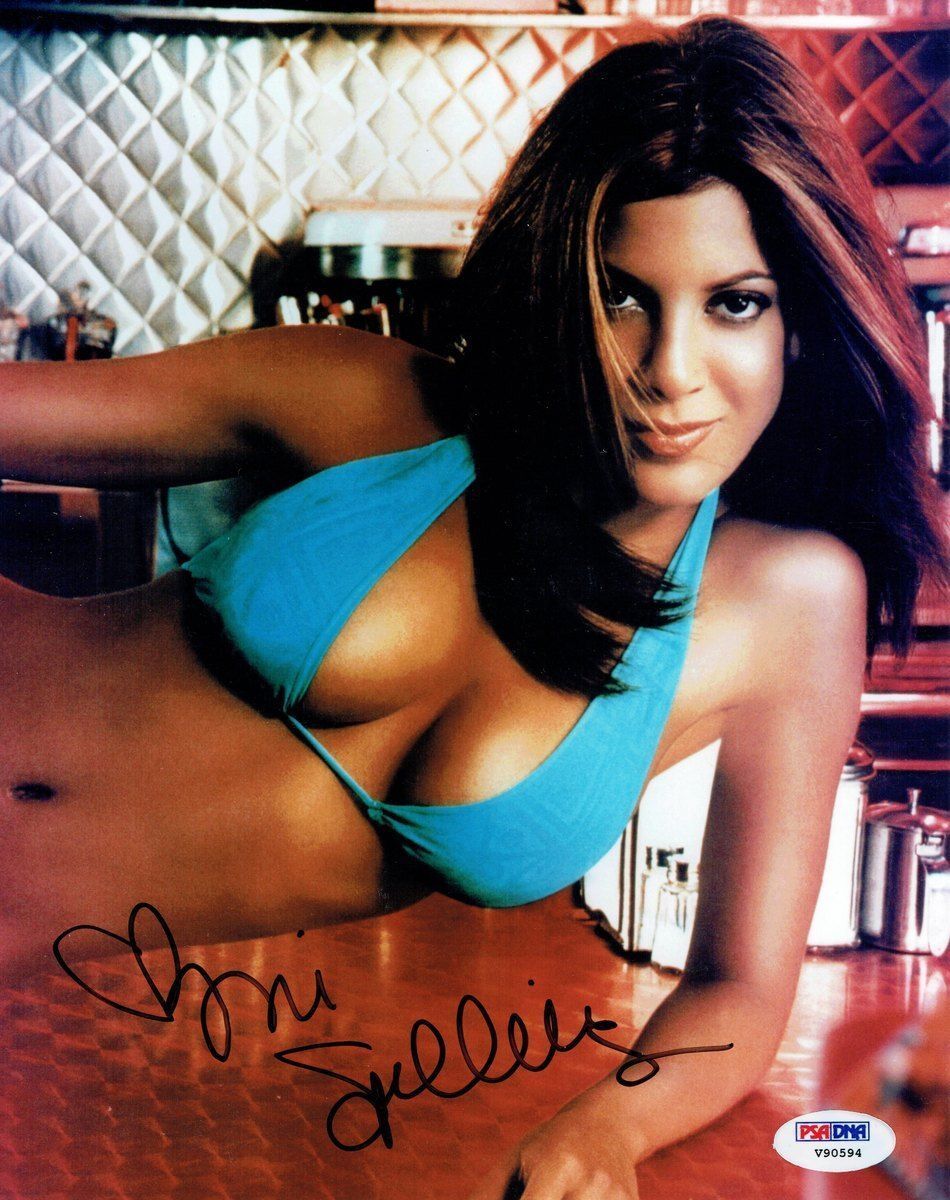 Tori Spelling Signed 90210 Authentic Autographed 8x10 Photo Poster painting PSA/DNA #V90594