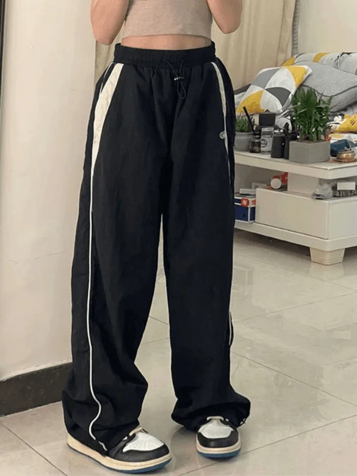 Brownm Contrast Piping Black Baggy Sweatpants