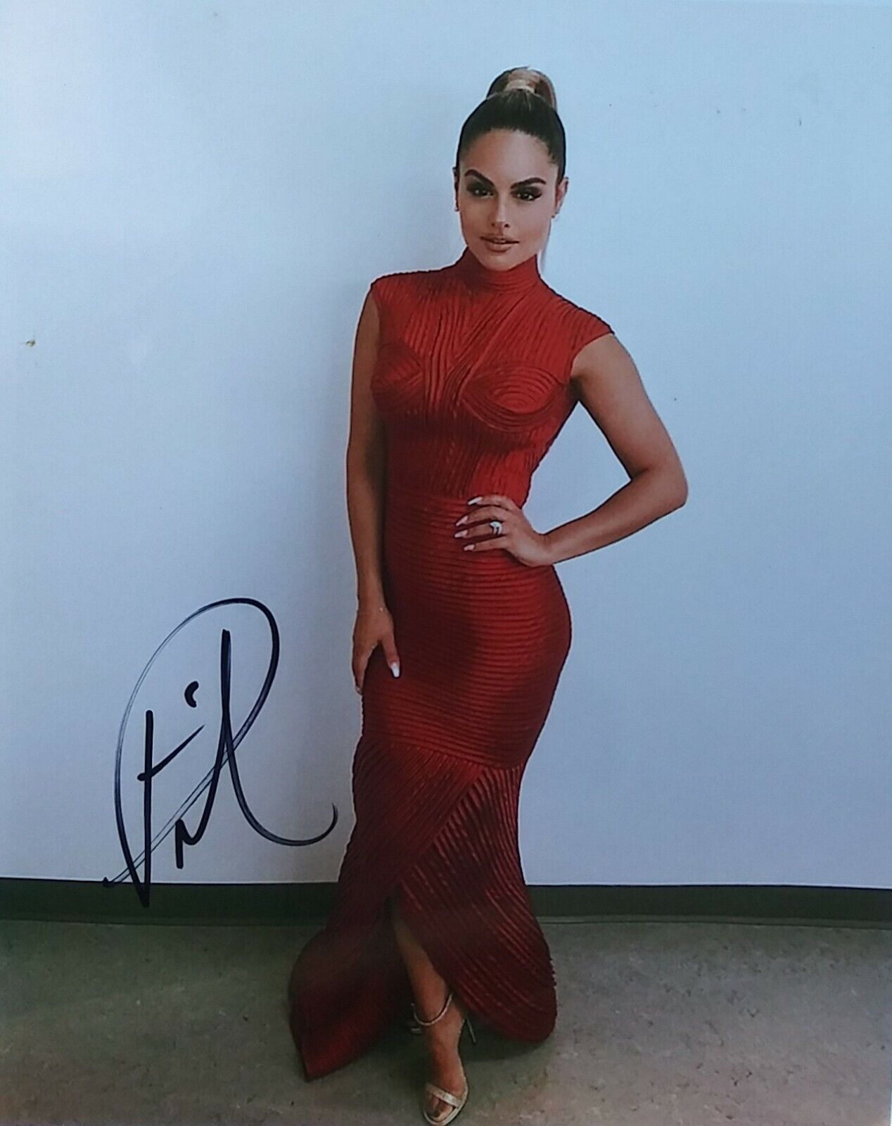 Pia Toscano signed 8 x 10