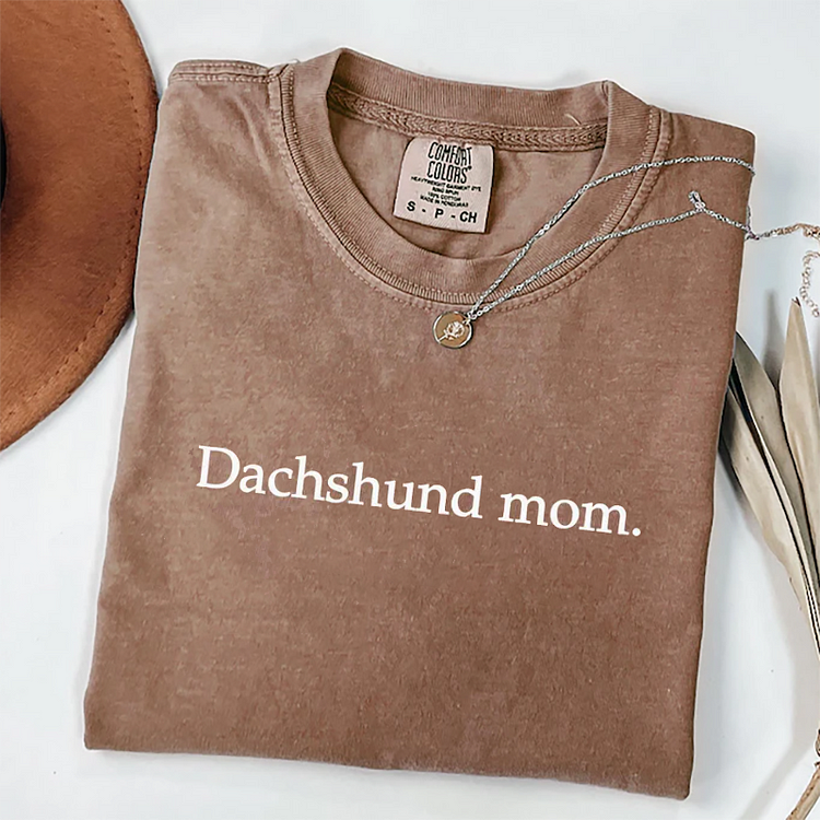 Dachshund Mom T-shirt