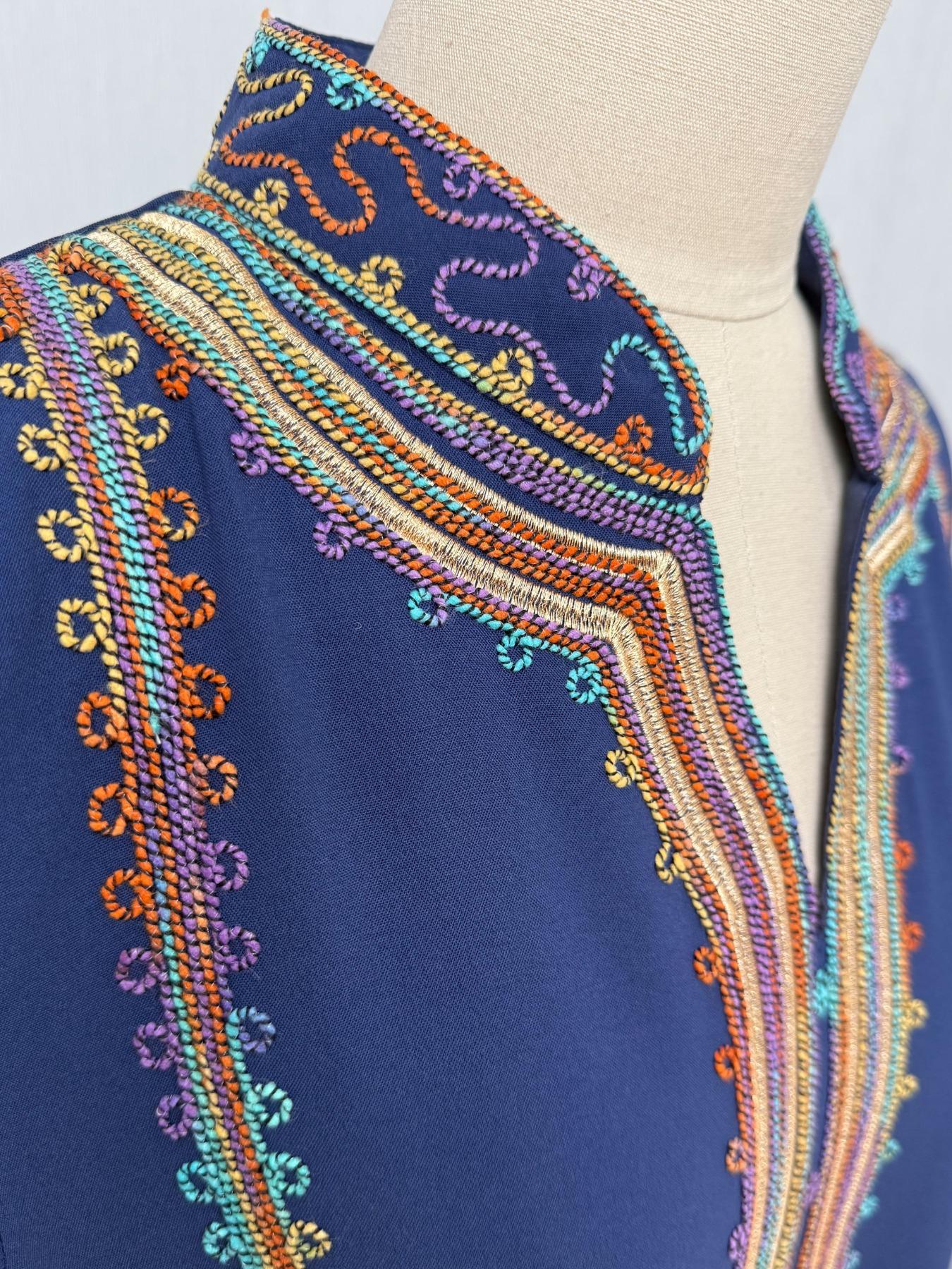Elegant Muslim Women's Long Robe with Colorful Embroidery, Perfect for All Seasons, Stylish and Comfortable Clothing, Muslim Women Gowns