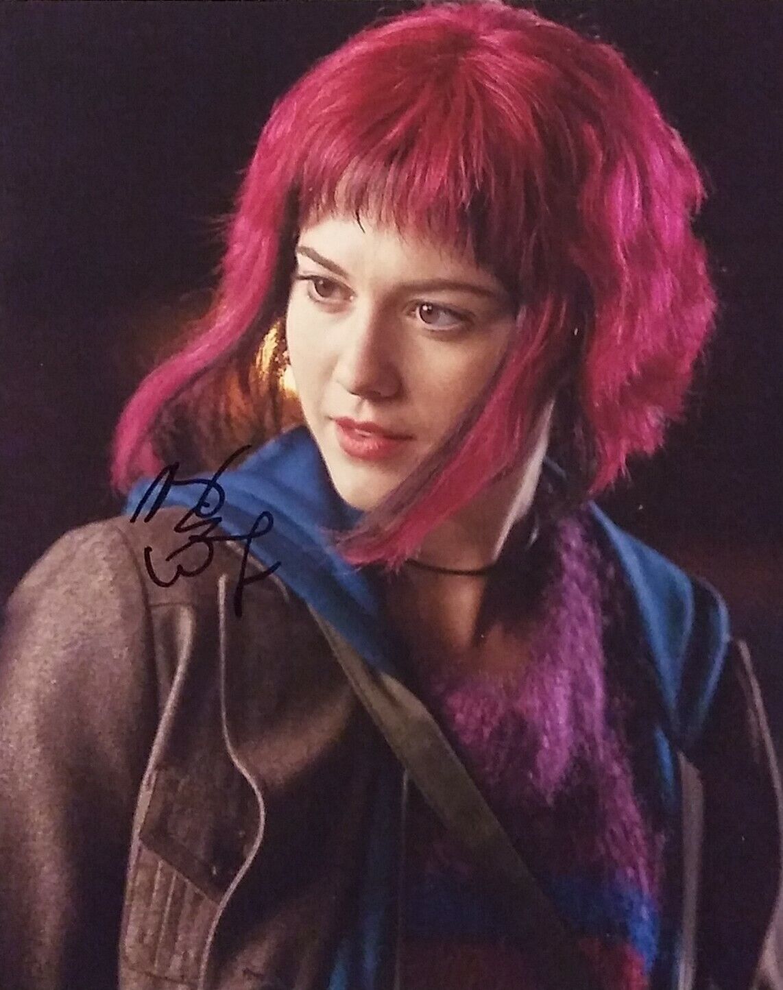 Mary Elizabeth Winstead signed 8 x 10