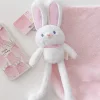 Poup&eacute;e lapin en peluche