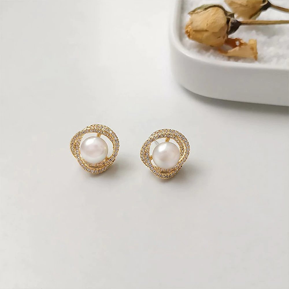 Shecustoms™ Small pearl stud earrings