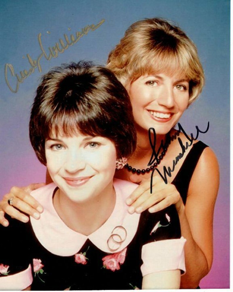 Cindy williams & penny marshall signed autographed laverne shirley Photo Poster painting