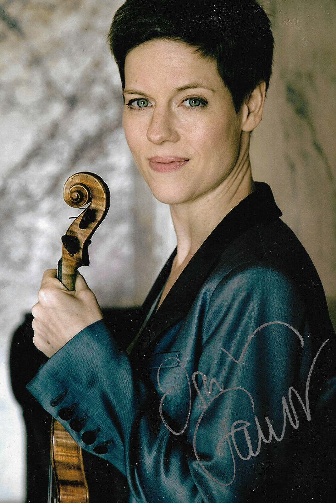 Isabelle Faust Violinist