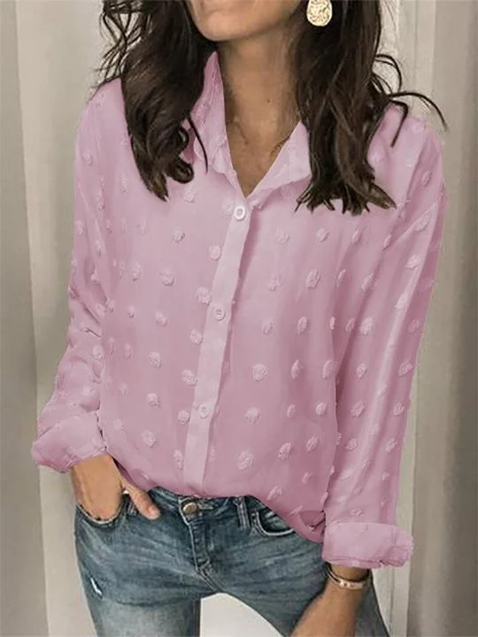 How to Choose Flattering Tops for Older Ladies: Comfort, Confidence, and Versatility