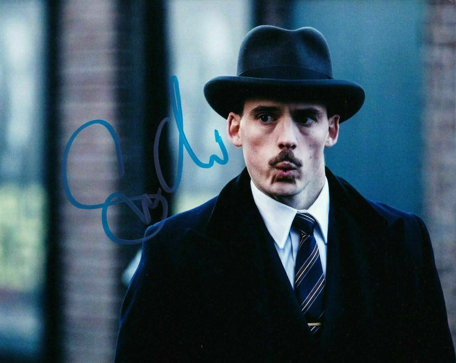 Sam Claflin Signed 10X8 Photo Poster painting PEAKY BLINDERS AFTAL COA (5567)