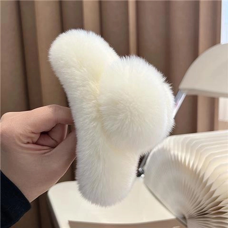 Women’s Minimalist Solid Color Plush Hair Claws