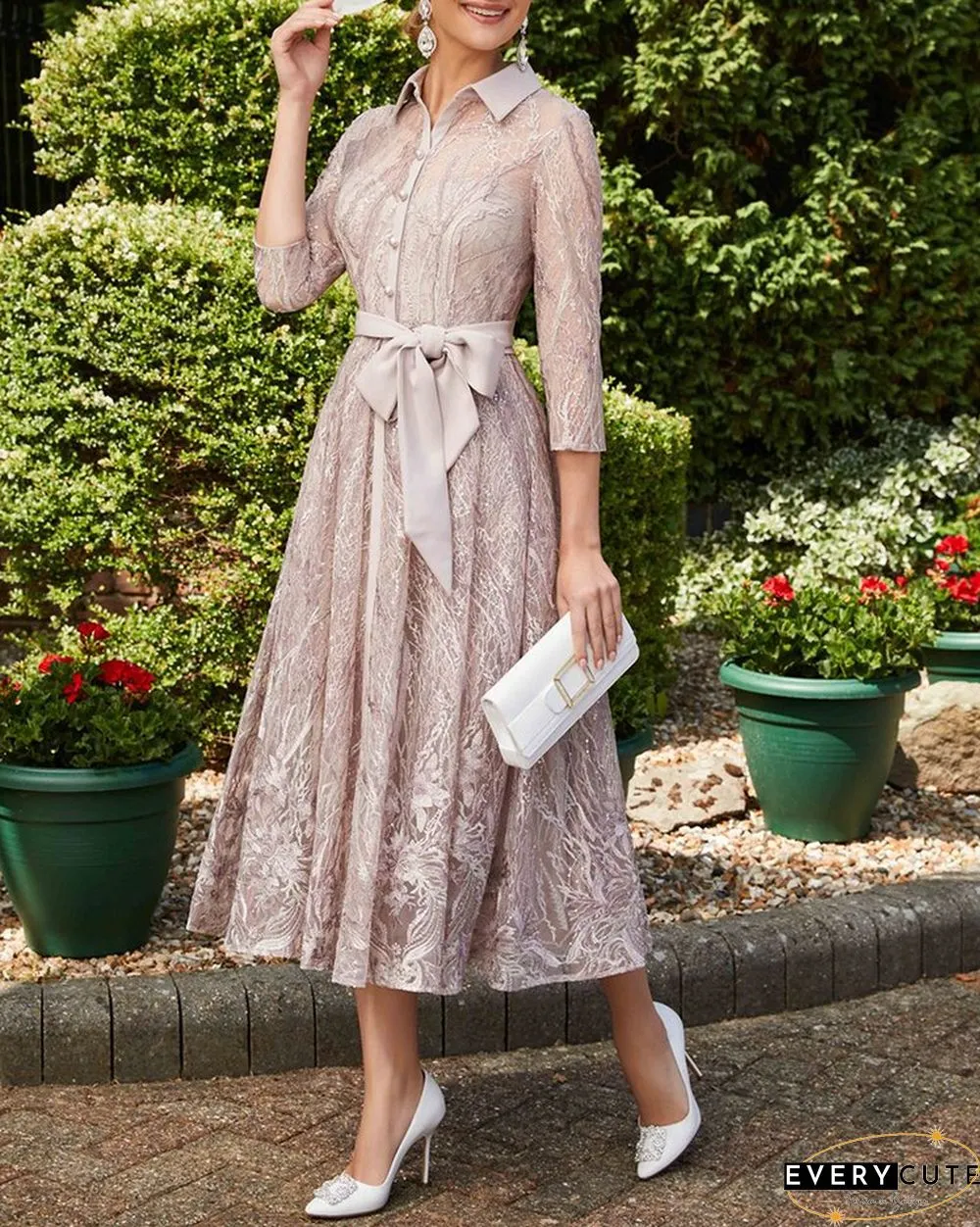 ELEGANT MIDI DRESS WITH LACE BOW