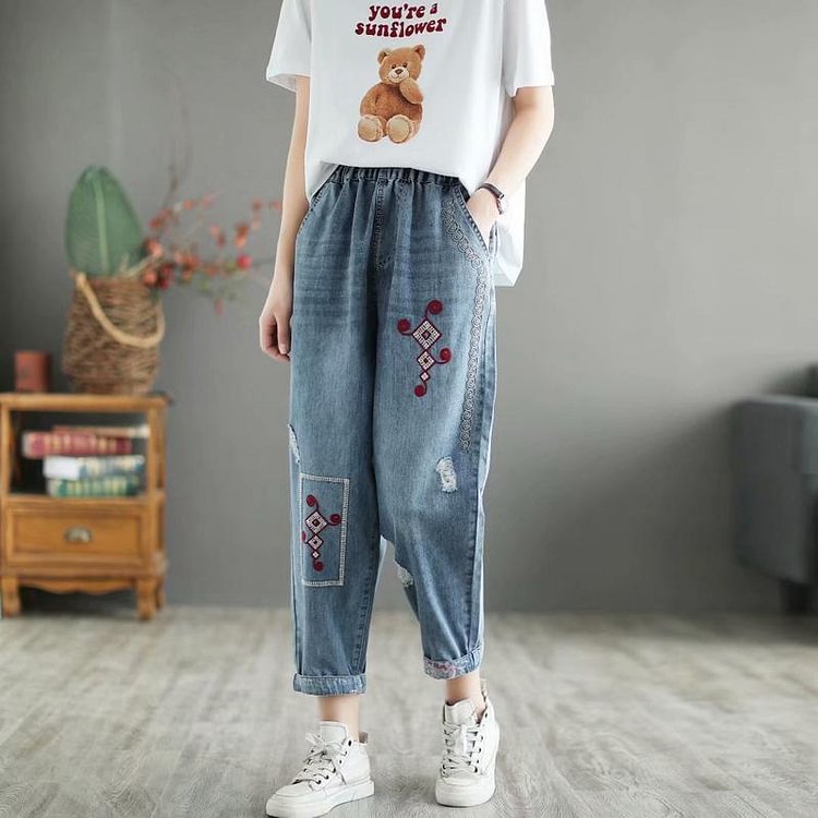 Retro Embroidery Elastic Waist Denim Jeans - Modakawa Modakawa