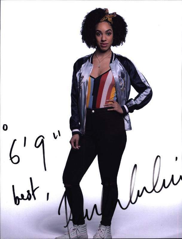 Pearl Mackie authentic signed celebrity 8x10 Photo Poster painting W/Cert Autograph 551