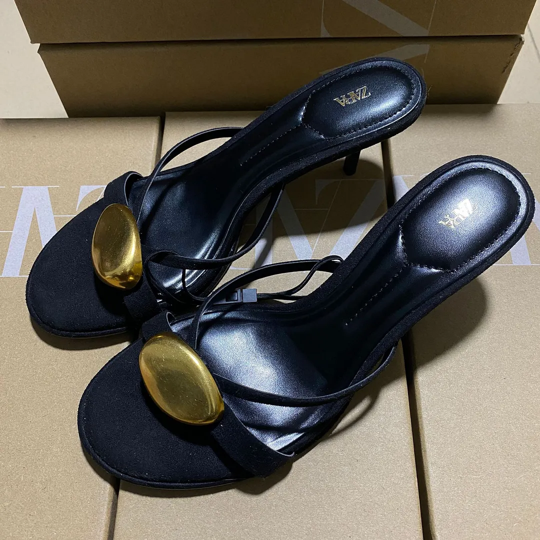 Breakj Breakj Spring New Women's Shoes Black Metal Details Decorating Round Head Fine High Heel Elegant Fashion Sandals
