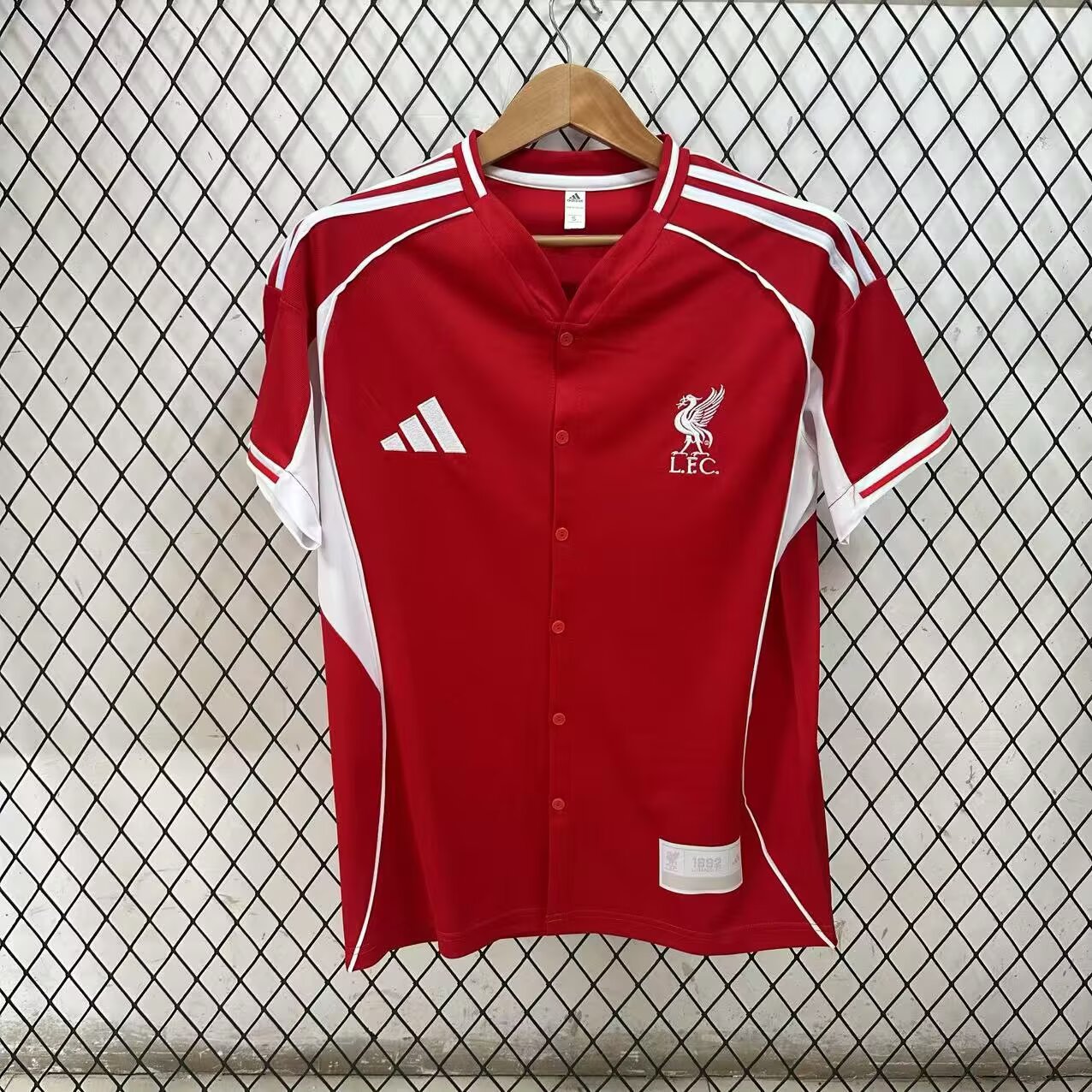 2025/26-Home-LIV-HZ-Fan-B00652