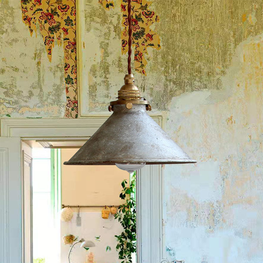 Simple Metal Fanale Pendant Light