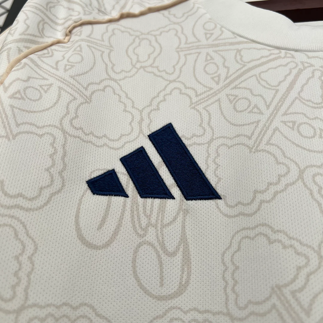 25/26 Nottingham Away Football Jersey Thai Quality