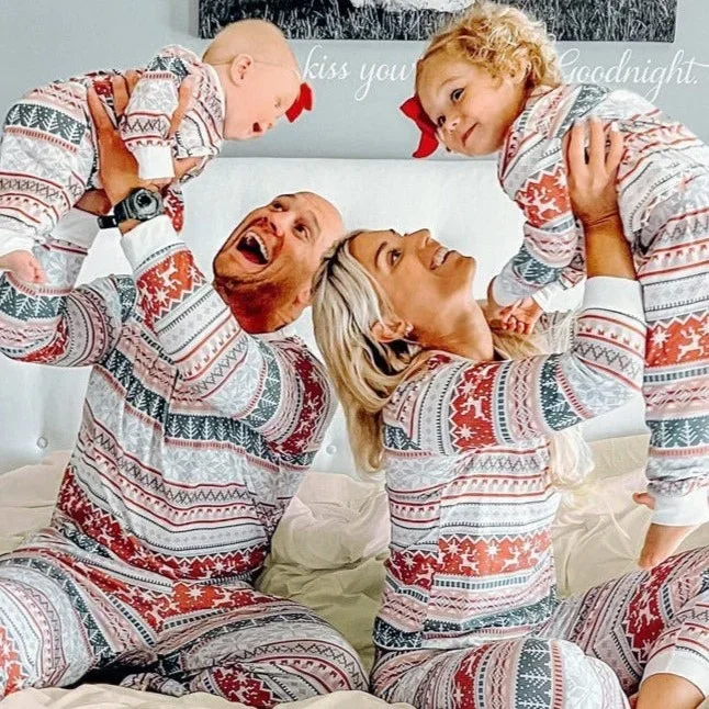JIOEEH family christmas pajamas matching sets Christmas Deer Plaid Print  Long Sleeve Xmas Christmas Pajamas for Family