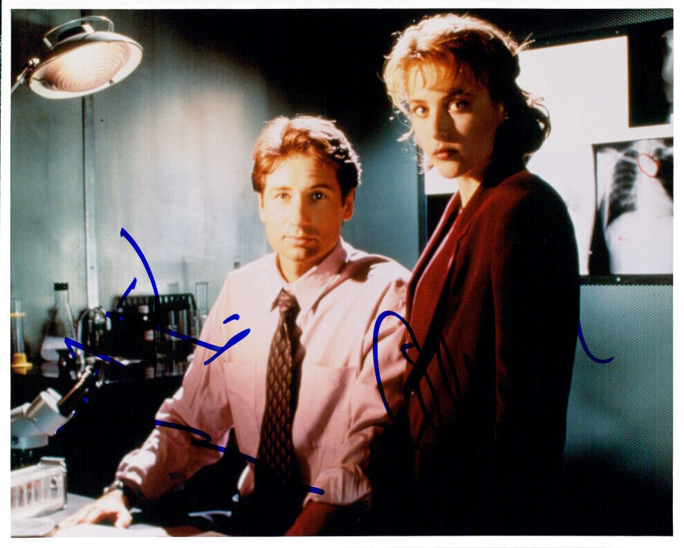 X-Files (Gillian Anderson & David Duchovny) signed 8x10 Photo Poster painting