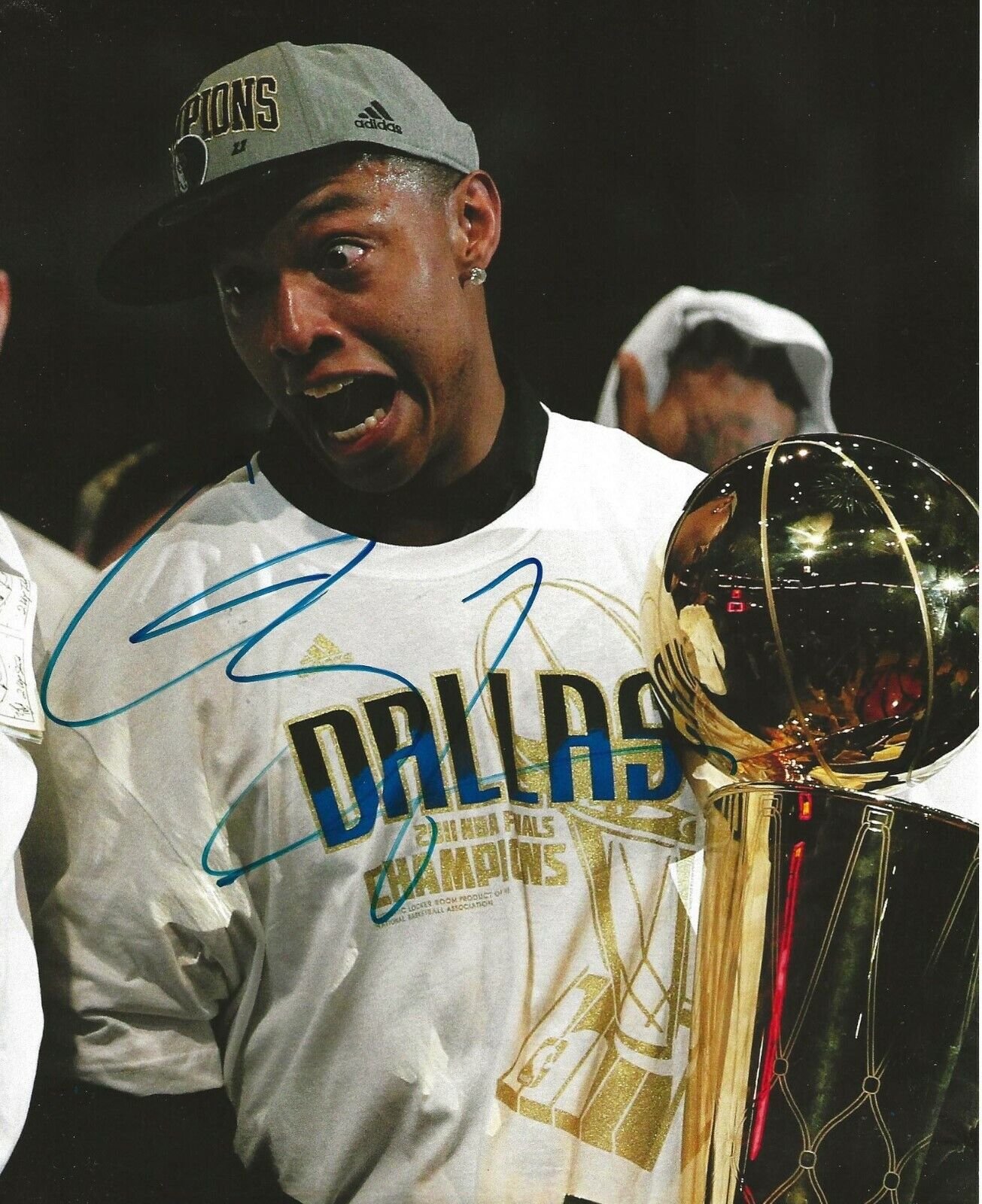 Caron Butler signed Dallas Mavericks Champs 8x10 Photo Poster painting autographed Mavs