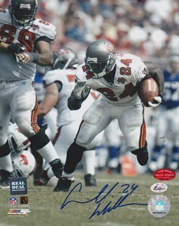 Carnell CADILLAC Williams Signed - Autographed Tampa Bay Bucs 8x10 inch Photo Poster painting