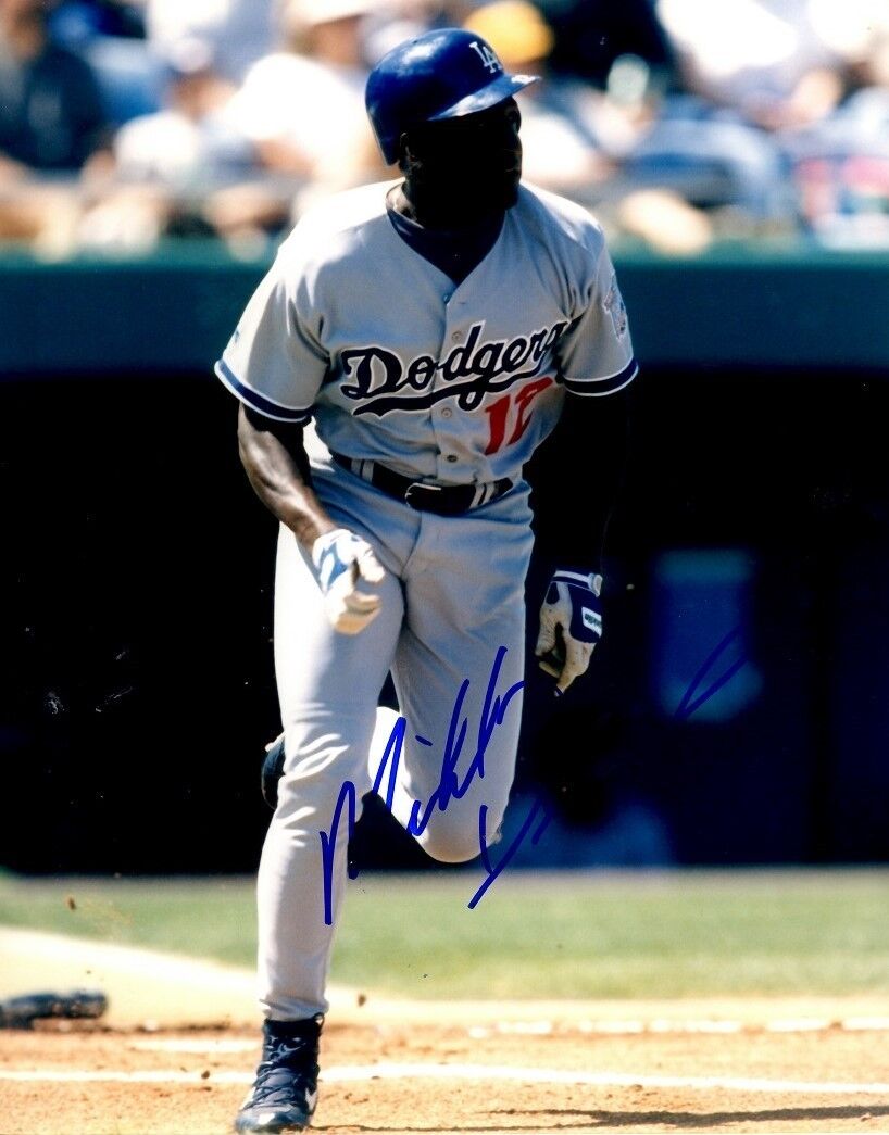 Signed 8x10 MICHAEL DEVEREAUX Los Angeles Dodgers Autographed Photo Poster painting - COA
