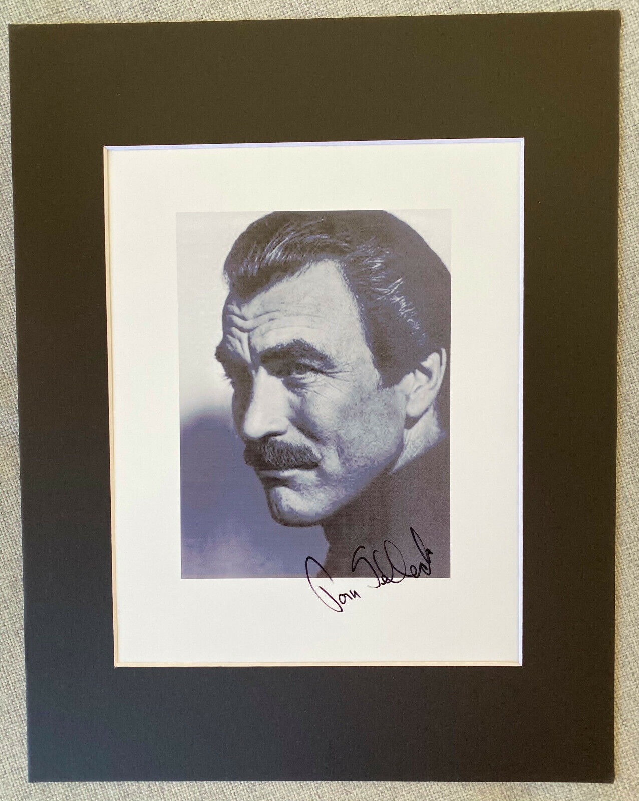 Tom Selleck Signed In-Person Autograph Photo Poster painting Display - Authentic, Magnum, P.I.