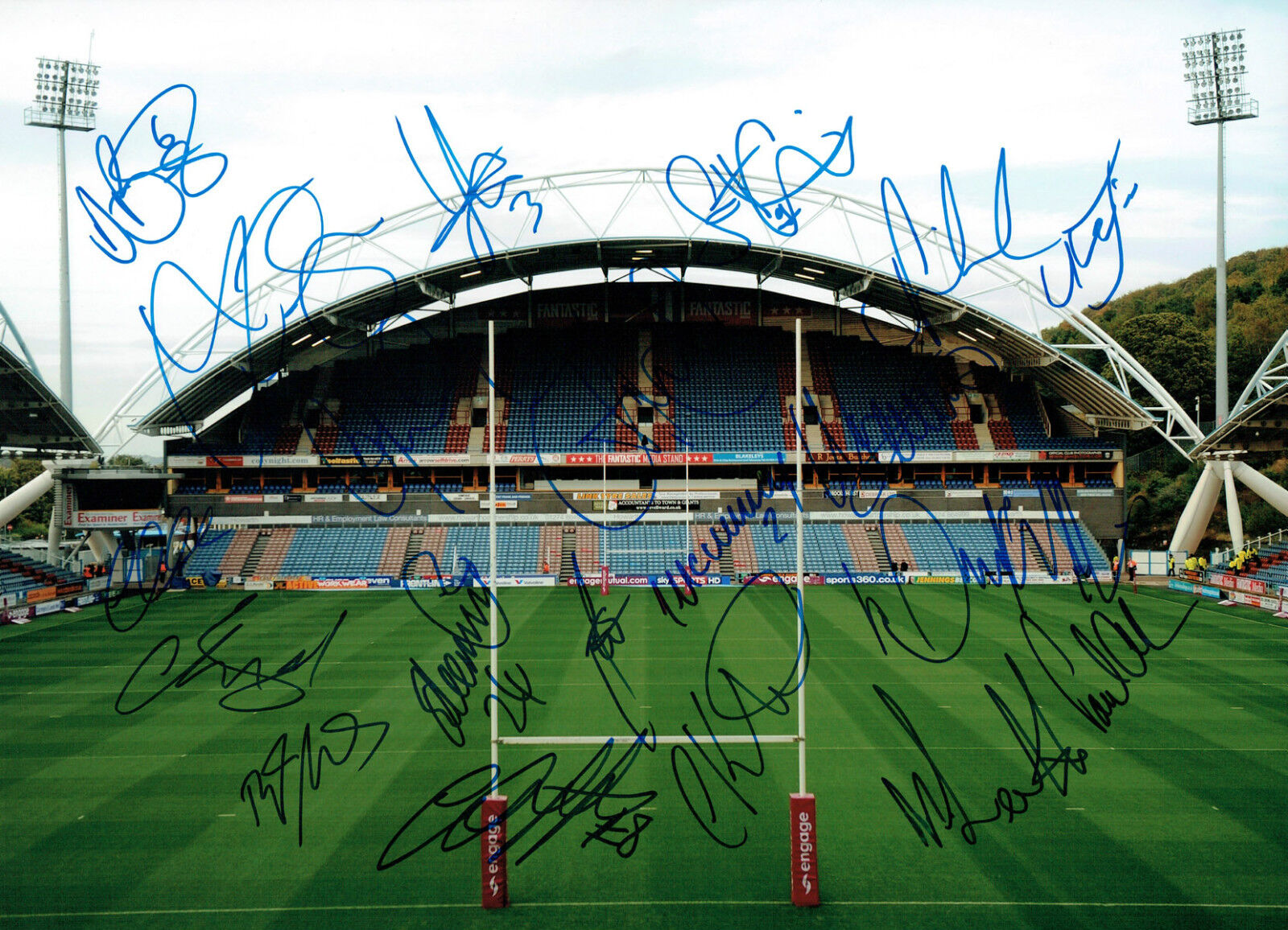 Huddersfield Giants 2015 Squad Signed Rugby Autograph HUGH 16x12 Photo Poster painting AFTAL COA