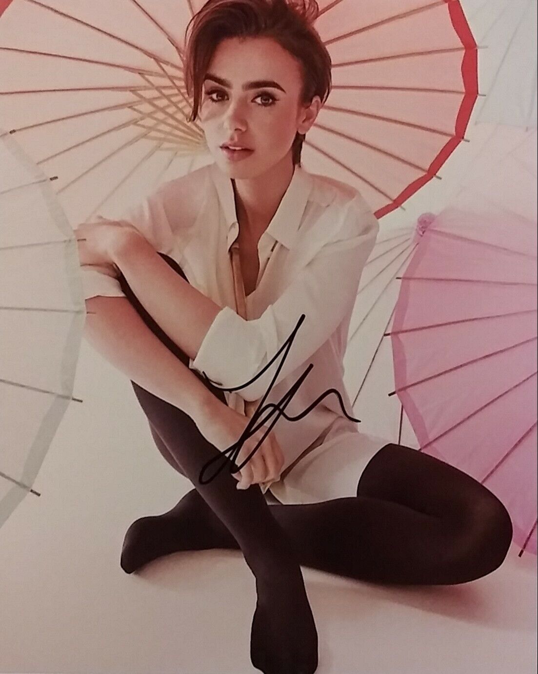 Lily Collins signed 8x10