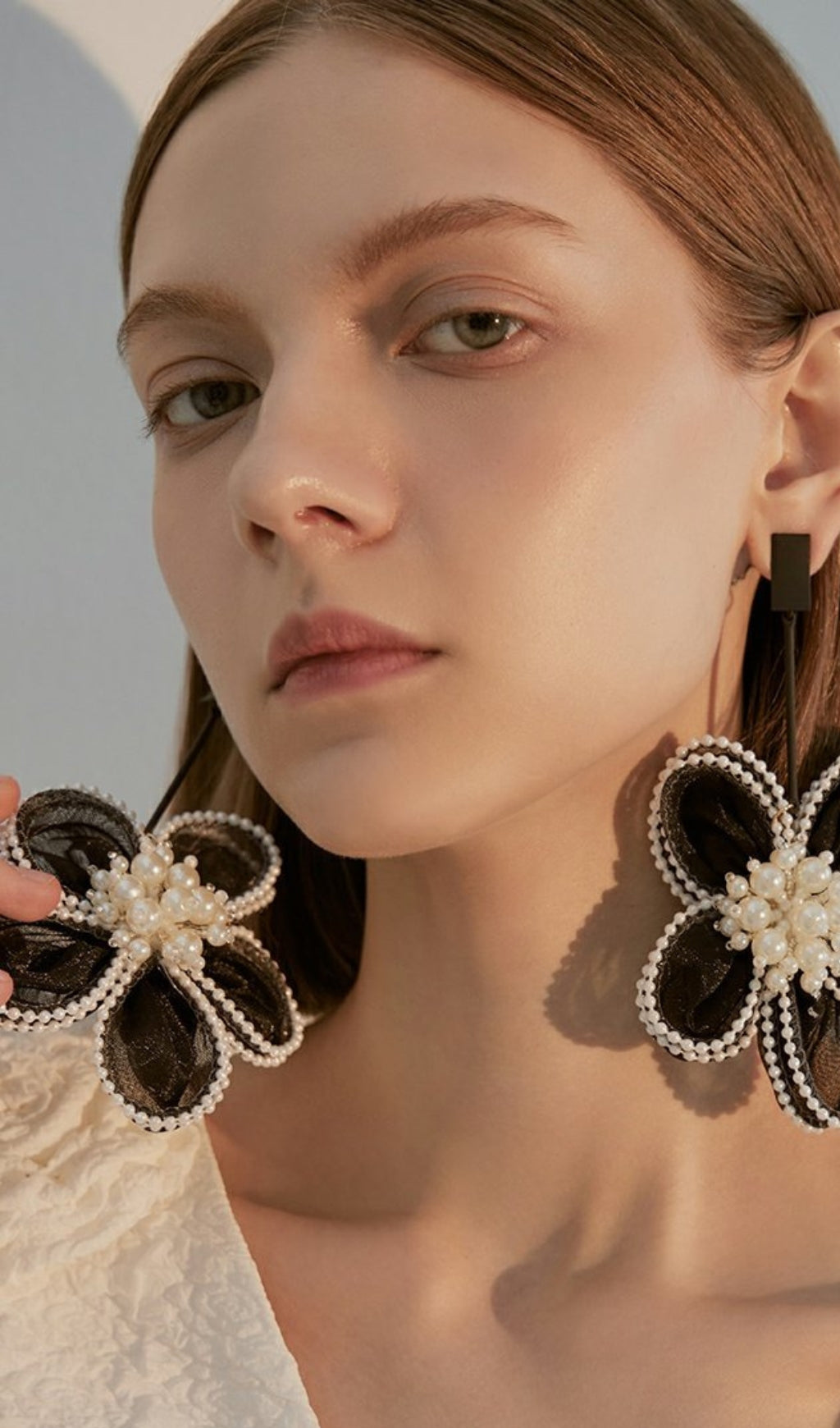 Aura Black Lace Flower Pearl Earrings
