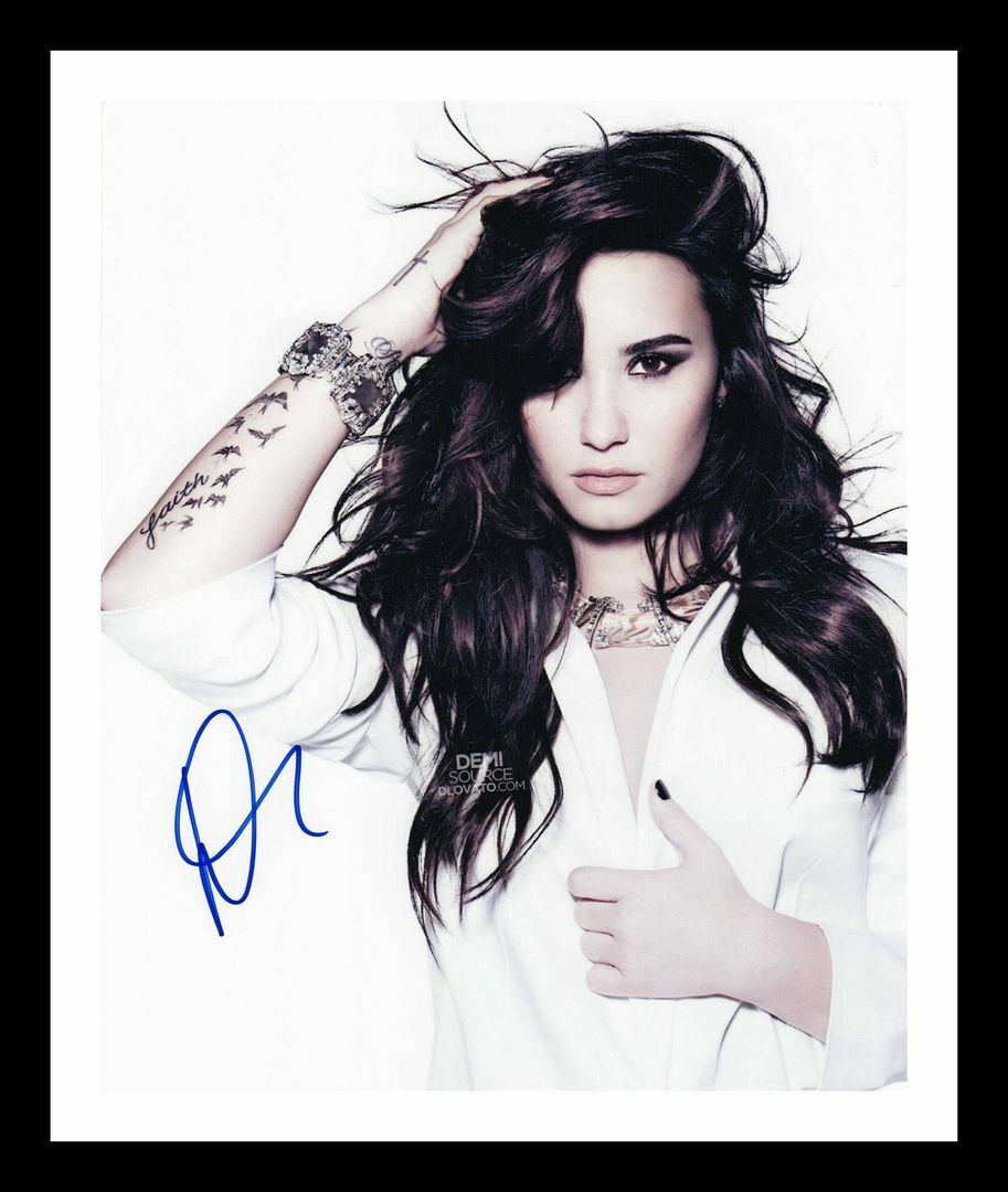 Demi Lovato Autograph Signed & Framed Photo Poster painting 2