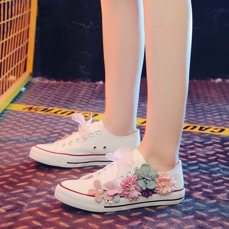 Women Sneakers Summer Canvas Shoes White Ribbon Strap Sew Colorful Flowers Pearl Diamond Ribbon Thick-soled Flat Stud E146
