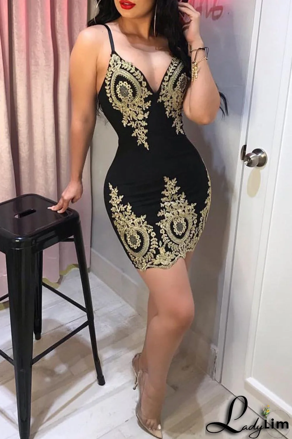 Red Fashion Sexy Embroidery Backless V Neck Sling Dress