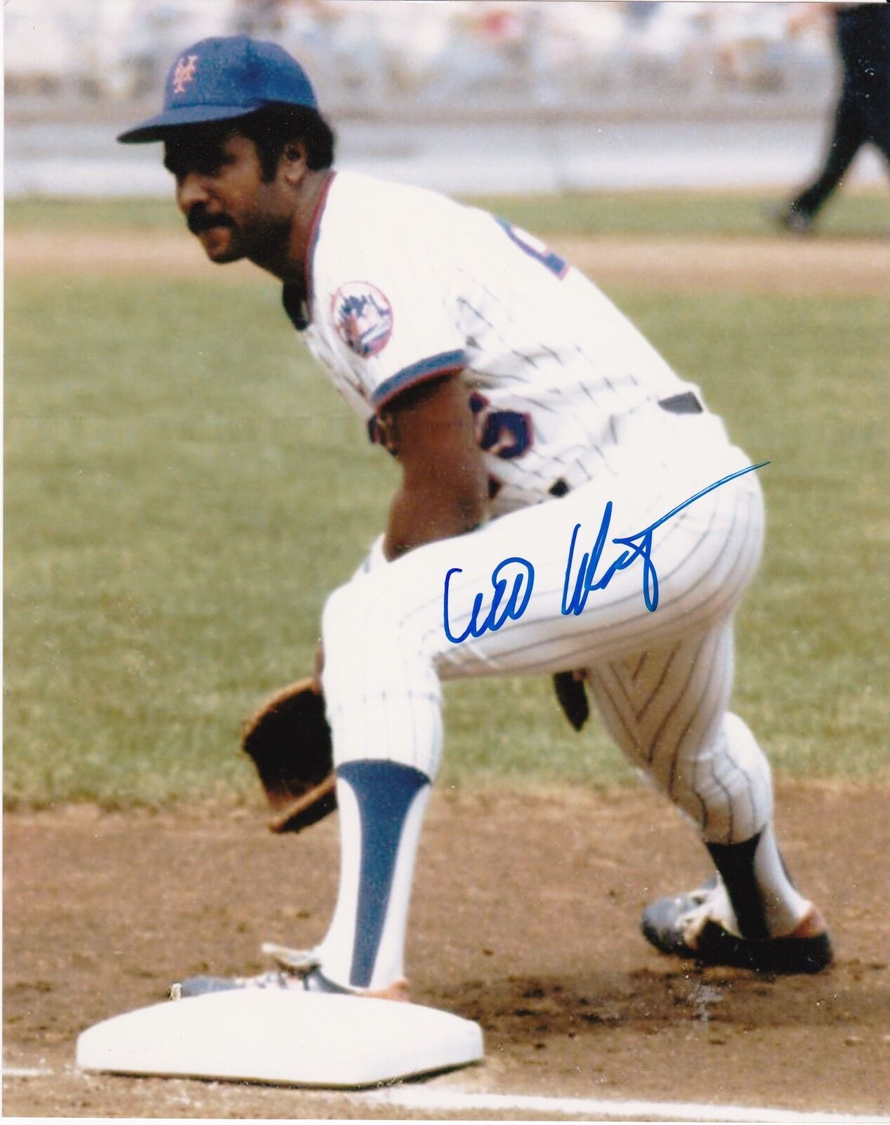 WILLIE MONTANEZ NEW YORK METS ACTION SIGNED 8x10