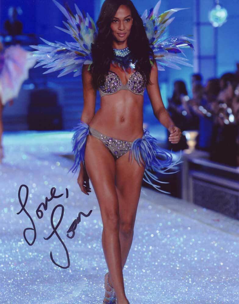 Joan Smalls In-person AUTHENTIC Autographed Photo Poster painting SHA #85175