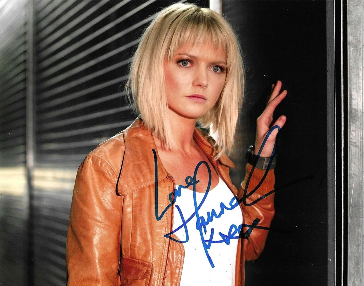 Hannah Spearitt Signed Primeval 10x8 Photo Poster painting AFTAL