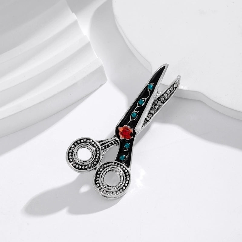 Casual Minimalist Cat Flower Strawberry Alloy Inlay Rhinestones Unisex Brooches