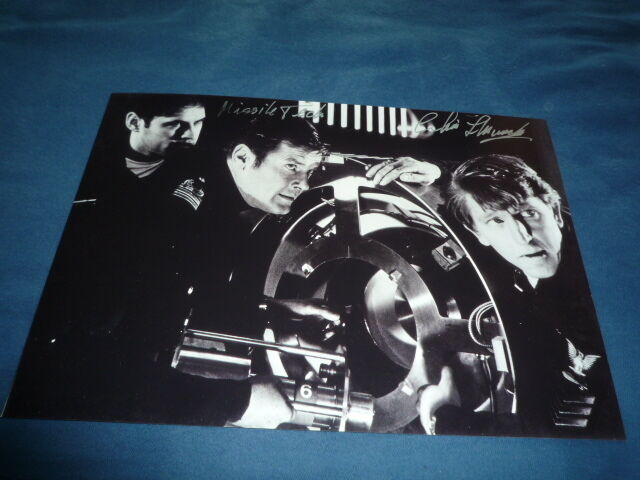 CHRIS MUNCKE signed autograph In Person 8x10 20x25 cm JAMES BOND 007