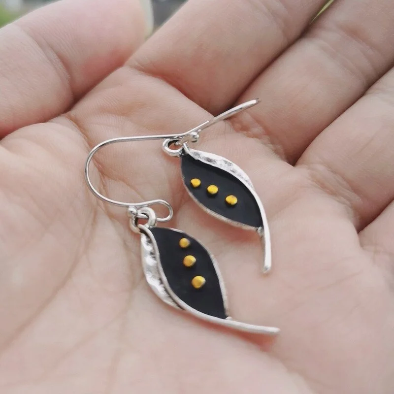 Vintage Original Ancient Silver Color Leaf Earrings Small Gypsy Tribe Minority Wind Earrings New