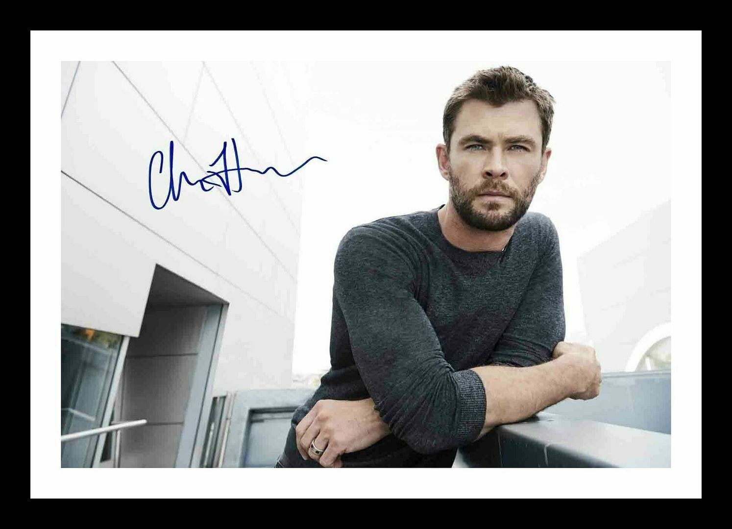 Chris Hemsworth Autograph Signed & Framed Photo Poster painting 2