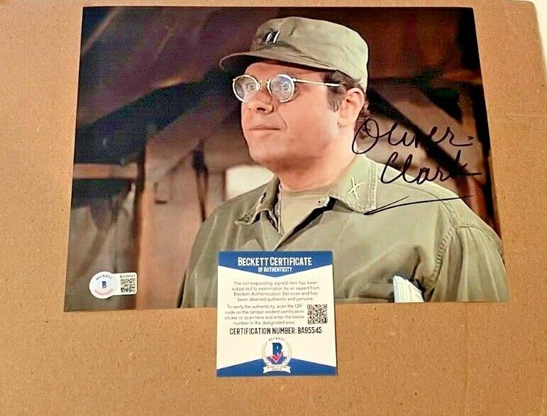 OLIVER CLARK SIGNED MASH 8X10 Photo Poster painting BECKETT CERTIFIED BAS #2