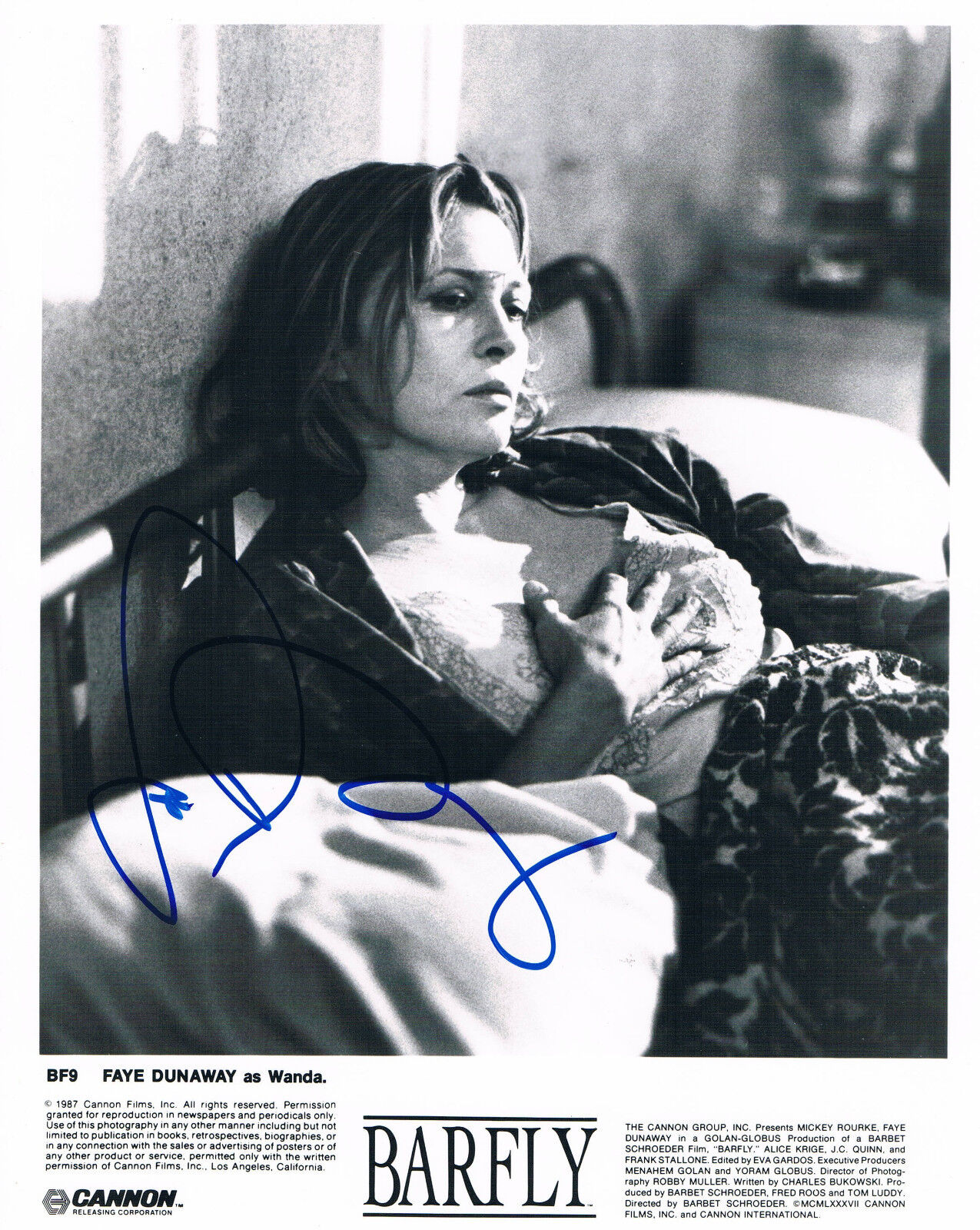 Faye Dunaway 1941- uncommon genuine autograph Photo Poster painting 8x10