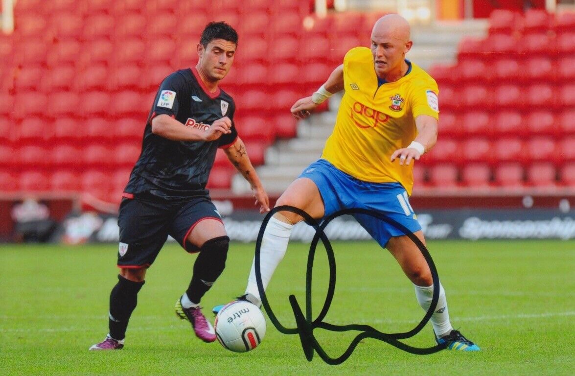 RICHARD CHAPLOW HAND SIGNED 6X4 Photo Poster painting - FOOTBALL AUTOGRAPH - SOUTHAMPTON 4.