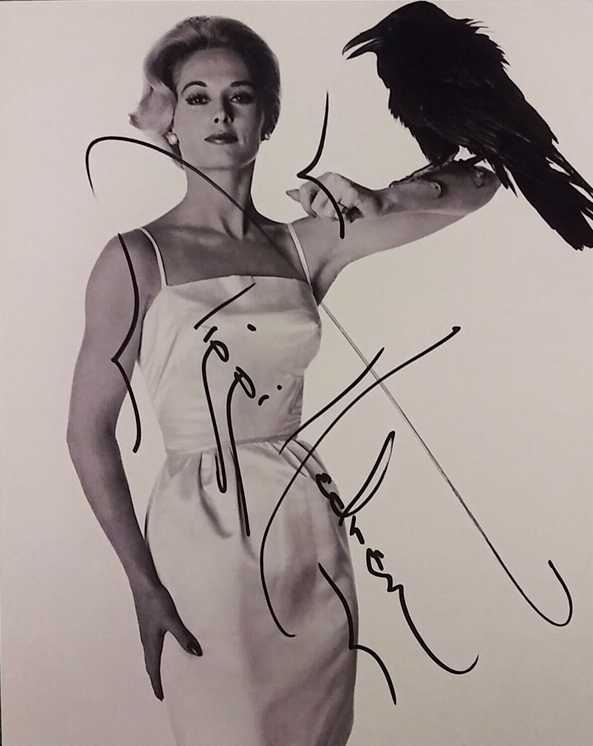 Tippi Hedren signed 8 x 10