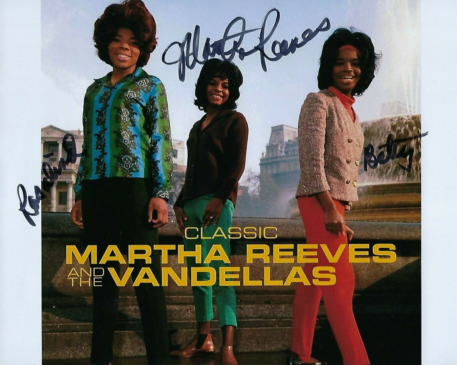 GFA And the Vandellas * MARTHA REEVES * Signed 8x10 Photo Poster painting M7 COA