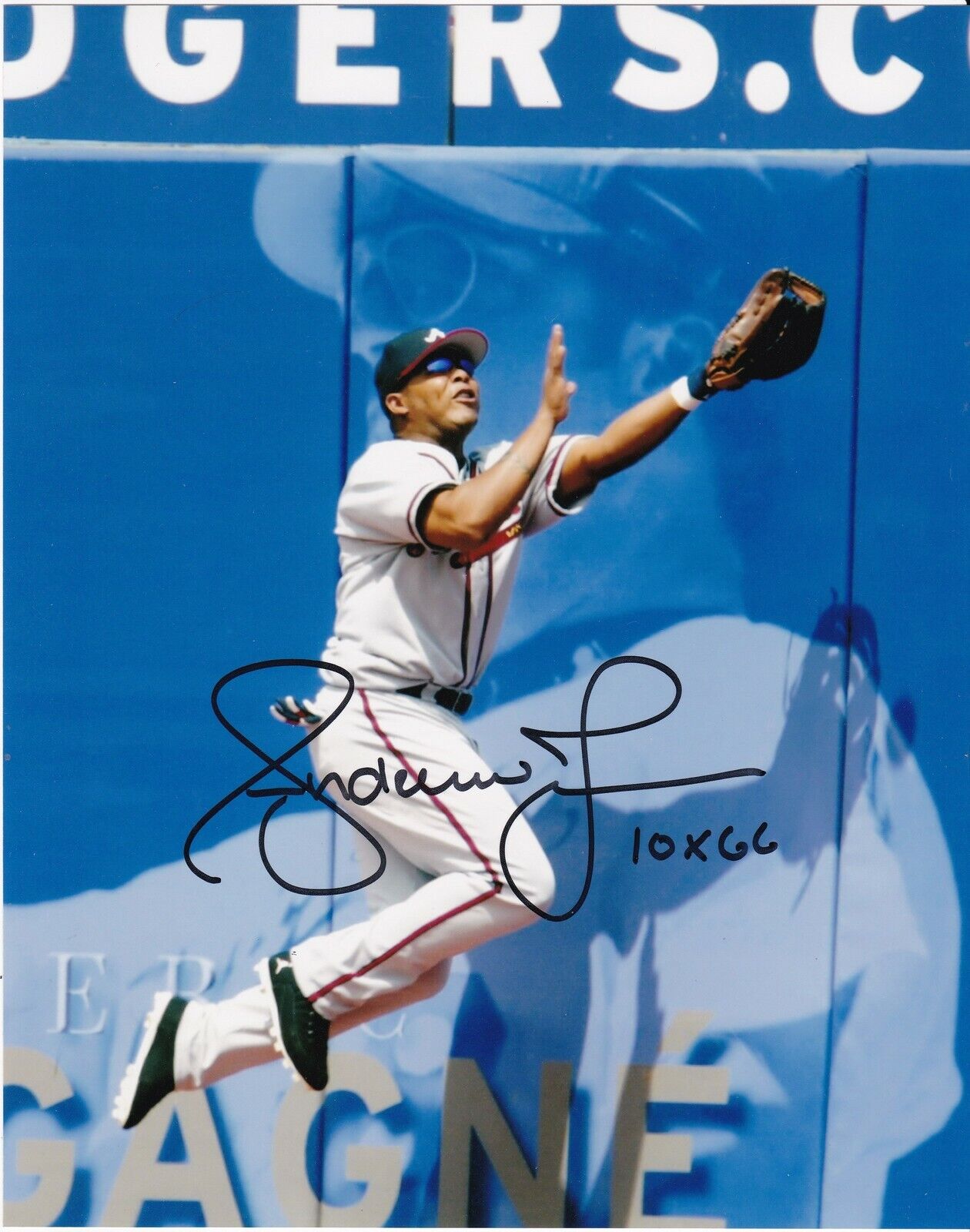 ANDRUW JONES ATLANTA BRAVES 10 X GG ACTION SIGNED 8x10